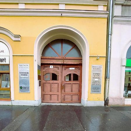 Central Gallery Apartment Debrecen Extérieur photo