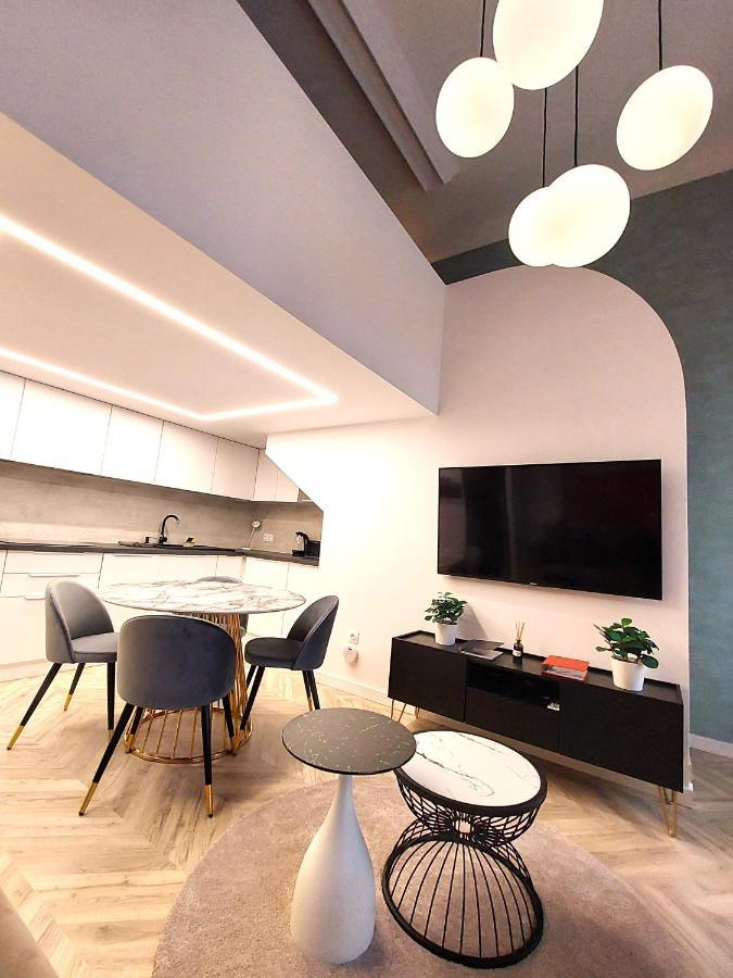 Central Gallery Apartment Debrecen Extérieur photo