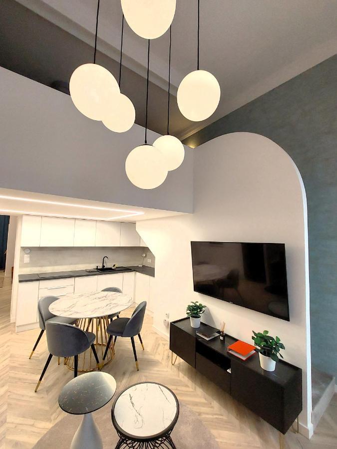 Central Gallery Apartment Debrecen Extérieur photo